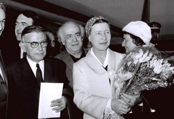 Οι αποφάσεις της 19χρονης Σιμόν ντε Μποβουάρ για μια ζωή που αξίζει να ζει κανείς