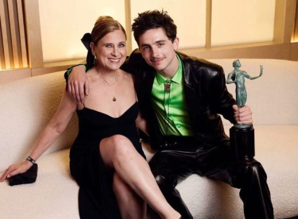 Τι απάντησε η μαμά του Τιμοτέ Σαλαμέ όταν ερωτήθηκε για τη σχέση του με την Κάιλι Τζένερ;