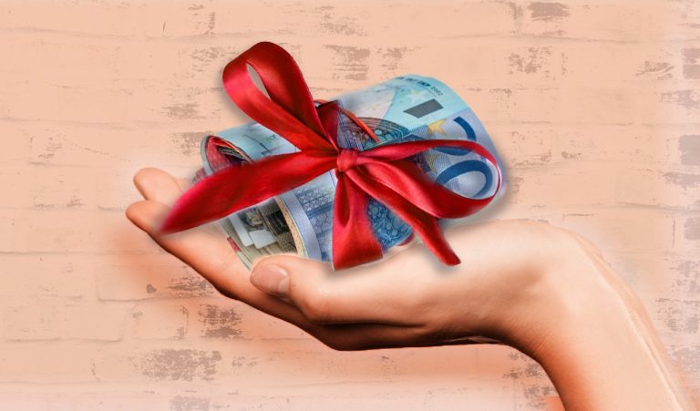 Δώρο Πάσχα: Σήμερα η τελευταία μέρα καταβολής του – Τι ισχύει για τους απολυμένους