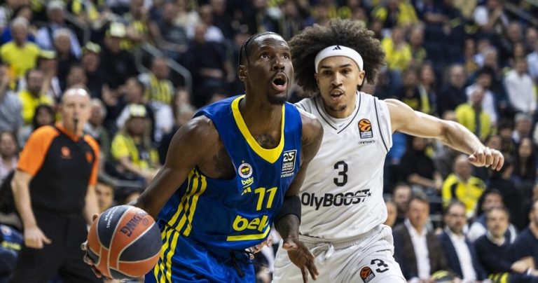 LIVE: Φενέρμπαχτσε – Παρί