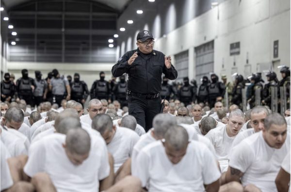 Ελ Σαλβαδόρ: Για εμπορία ανθρώπων κατηγορεί η Βενεζουέλα τον πρόεδρο της χώρας