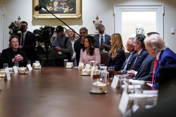 ΗΠΑ: Ο Μασκ μιλά τώρα για εξοικονόμηση υποδεκάπλασιου ποσού στο δημόσιο από αυτό που υποσχόταν