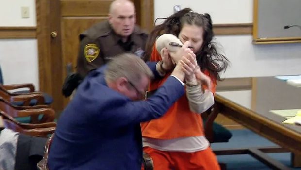 Ουισκόνσιν: Δολοφόνος επιτέθηκε στον συνήγορό της μέσα στο δικαστήριο