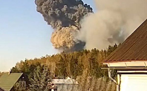 Ρωσία: Πολύ ισχυρή έκρηξη σε αποθήκη πυρομαχικών ανατολικά της Μόσχας – Εκκενώνονται χωριά [βίντεο]