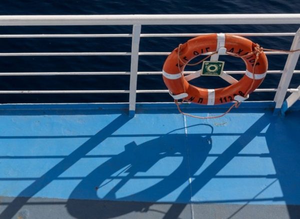 Πειραιάς: Μηχανική βλάβη στο πλοίο «Αχαιός» προς Αγκίστρι και Αίγινα – Ταλαιπωρία για 628 επιβάτες