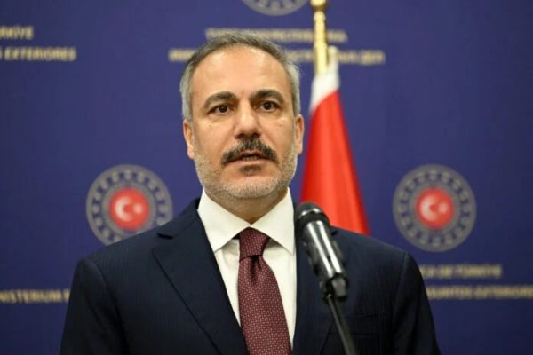 «Η Τουρκία δεν επιθυμεί καμία αντιπαράθεση με το Ισραήλ στη Συρία», δηλώνει ο Φιντάν