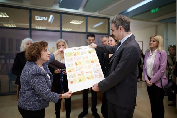 Μητσοτάκης: Όλοι οι κωφοί θα λαμβάνουν το επίδομα των 391 ευρώ