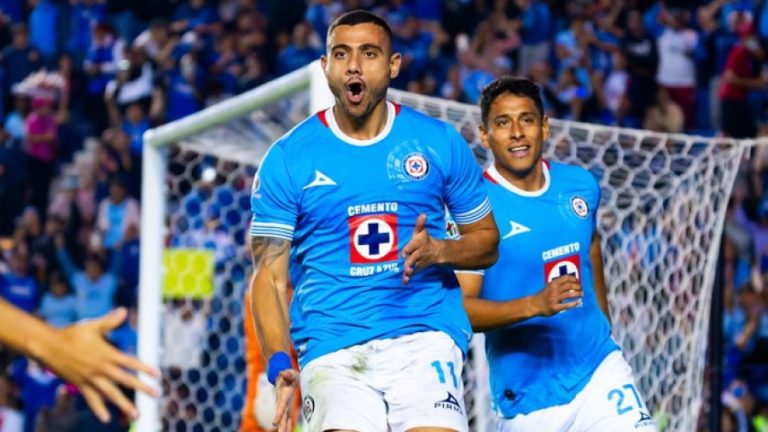 Ο πιο ακριβοπληρωμένος Ελληνας ποδοσφαιριστής, η «απόδραση» από το Μεξικό και το κοσμικό Λος Αντζελες