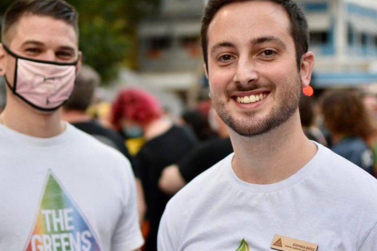 Aπό το Grindr στο OnlyFans: Γκέι πολιτικός της Αυστραλίας φέρνει το σεξ στην πολιτική με σωστή ατζέντα