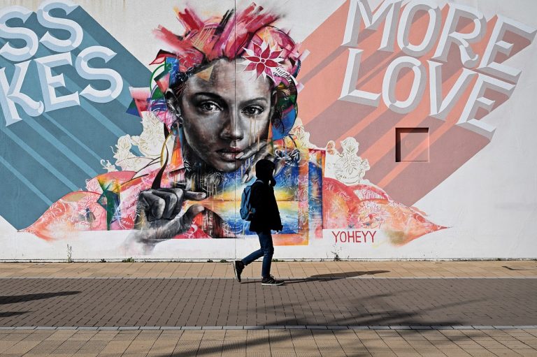 Το Παρίσι κηρύσσει πόλεμο στους… γκραφιτάδες – «Δρουν με απόλυτη ατιμωρησία»