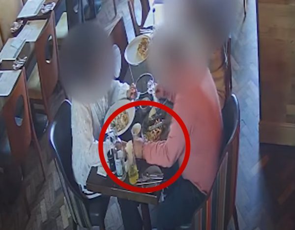 Μεγάλη Βρετανία: Ζευγάρι έβαλε γυαλί στο φαγητό για να μην πληρώσει τον λογαριασμό – Τους έπιασε η κάμερα