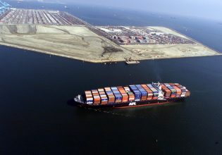 Reuters: Από 16 Μαΐου οι δασμοί της ΕΕ σε αμερικανικά προϊόντα – Το σχέδιο των Βρυξελλών