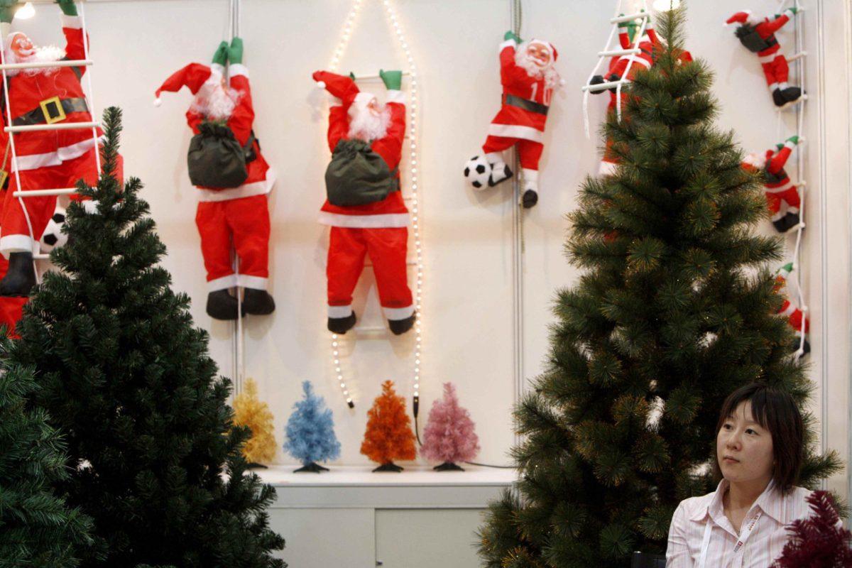 Γιατί οι δασμοί του Τραμπ απειλούν τα Χριστούγεννα;