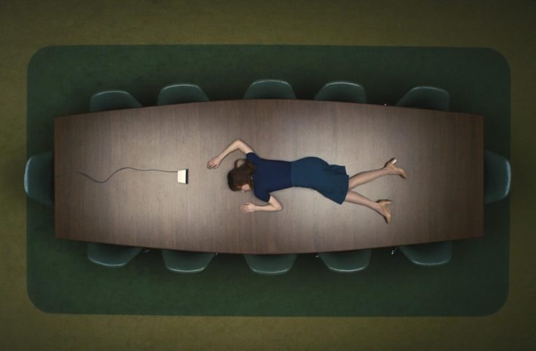 «Severance»: Πώς μια σειρά που ασκεί δριμεία κριτική στον καπιταλισμό μπαίνει στην Apple TV;