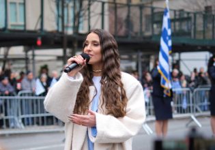Evangelia: Ερμήνευσε τον Εθνικό Ύμνο στην παρέλαση της Νέας Υόρκης για την 25η Μαρτίου