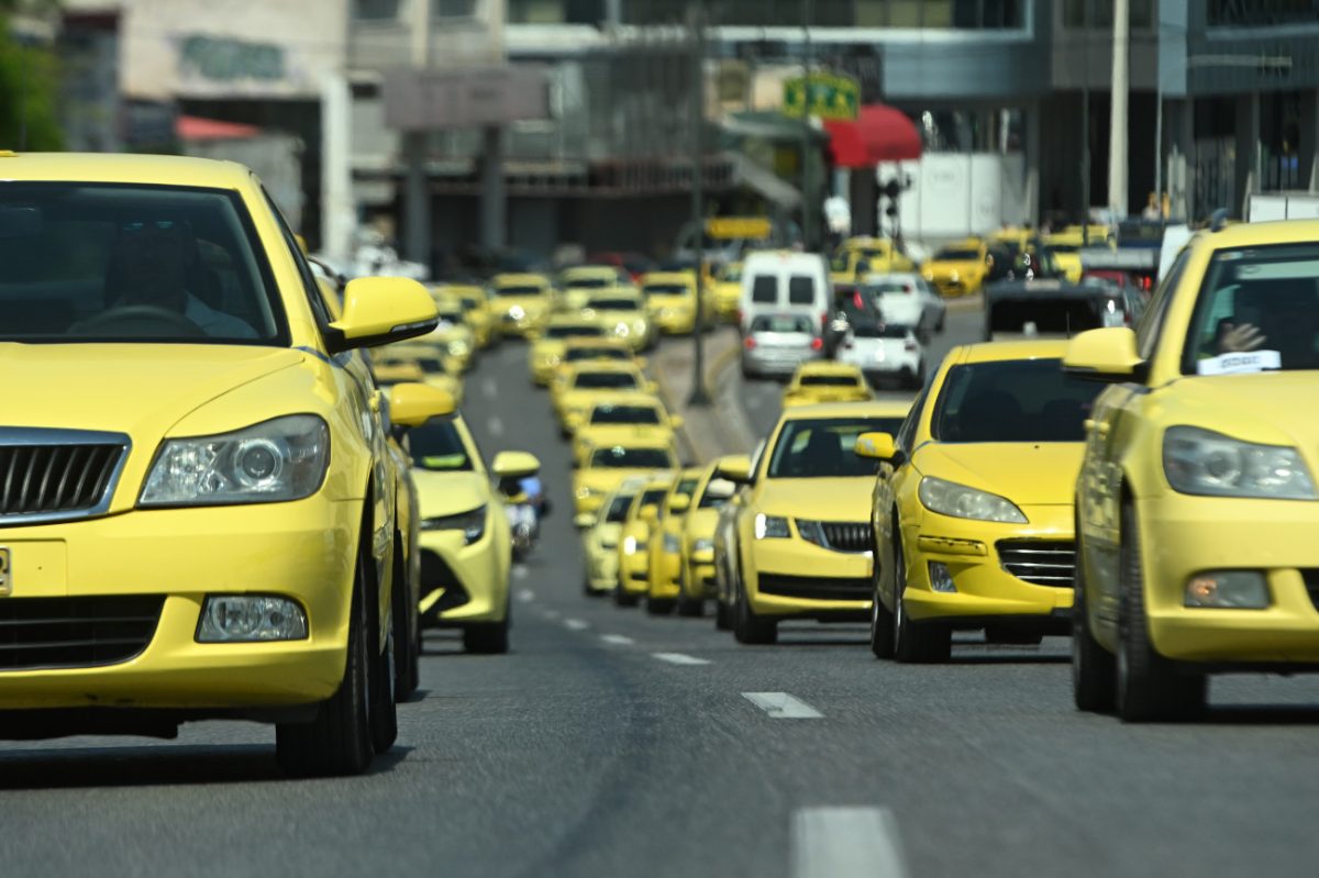 Χωρίς ταξί αύριο η Αθήνα – 24ωρη απεργία για τις λεωφορειολωρίδες