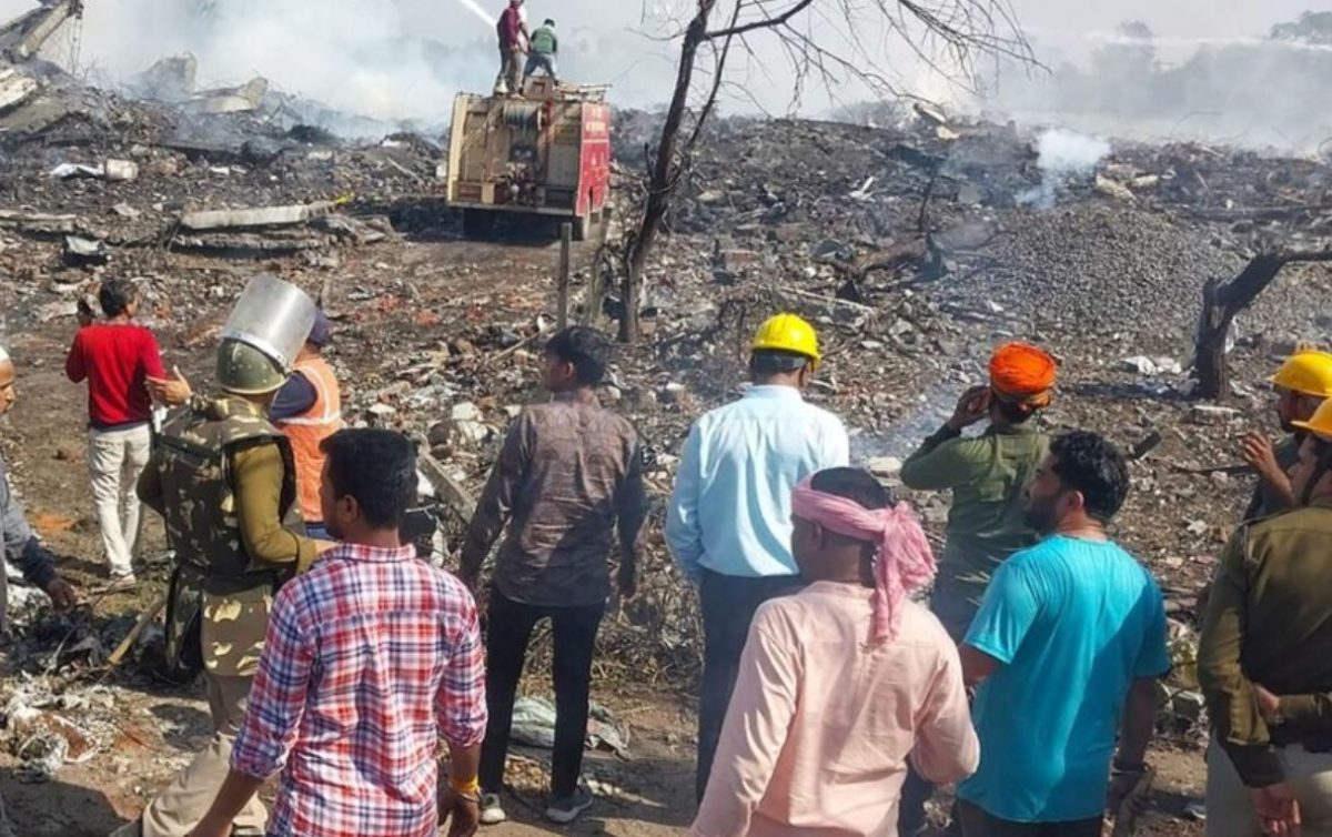 Τραγωδία στην Ινδία: Τουλάχιστον 21 νεκροί από έκρηξη σε εργοστάσιο κατασκευής πυροτεχνημάτων