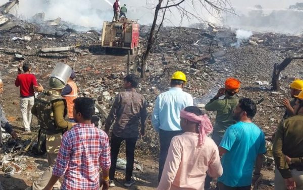 Τραγωδία στην Ινδία: Τουλάχιστον 21 νεκροί από έκρηξη σε εργοστάσιο κατασκευής πυροτεχνημάτων