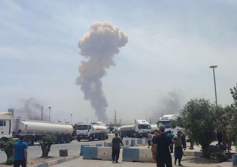 Ισχυρή έκρηξη σε λιμάνι του Ιράν – Τουλάχιστον 500 οι τραυματίες