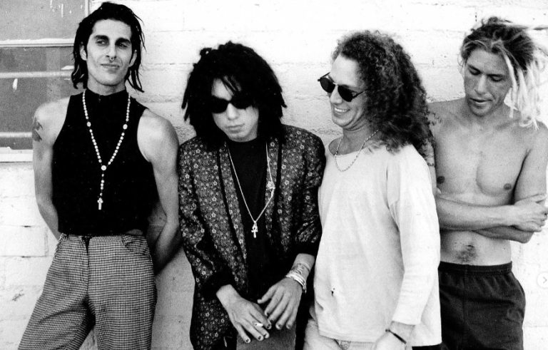 Lollapalooza: Η πρώτη χαοτική ημέρα, οι μπουνιές και οι καταχρήσεις των Jane’s Addiction