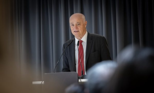 Χοσέ Μανουέλ Κάμπα: «Μπροστά σε κατακερματισμό των παγκόσμιων αγορών»