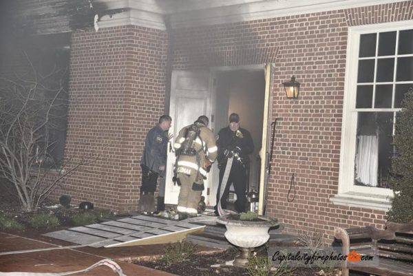 ΗΠΑ: Εμπρηστική επίθεση στο σπίτι του Τζος Σαπίρο, σημαντικής μορφής των Δημοκρατικών