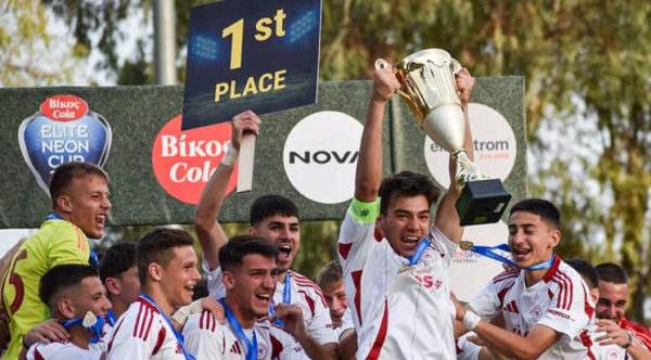 Η Κ16 του Ολυμπιακού κατέκτησε το Elite Neon Cup