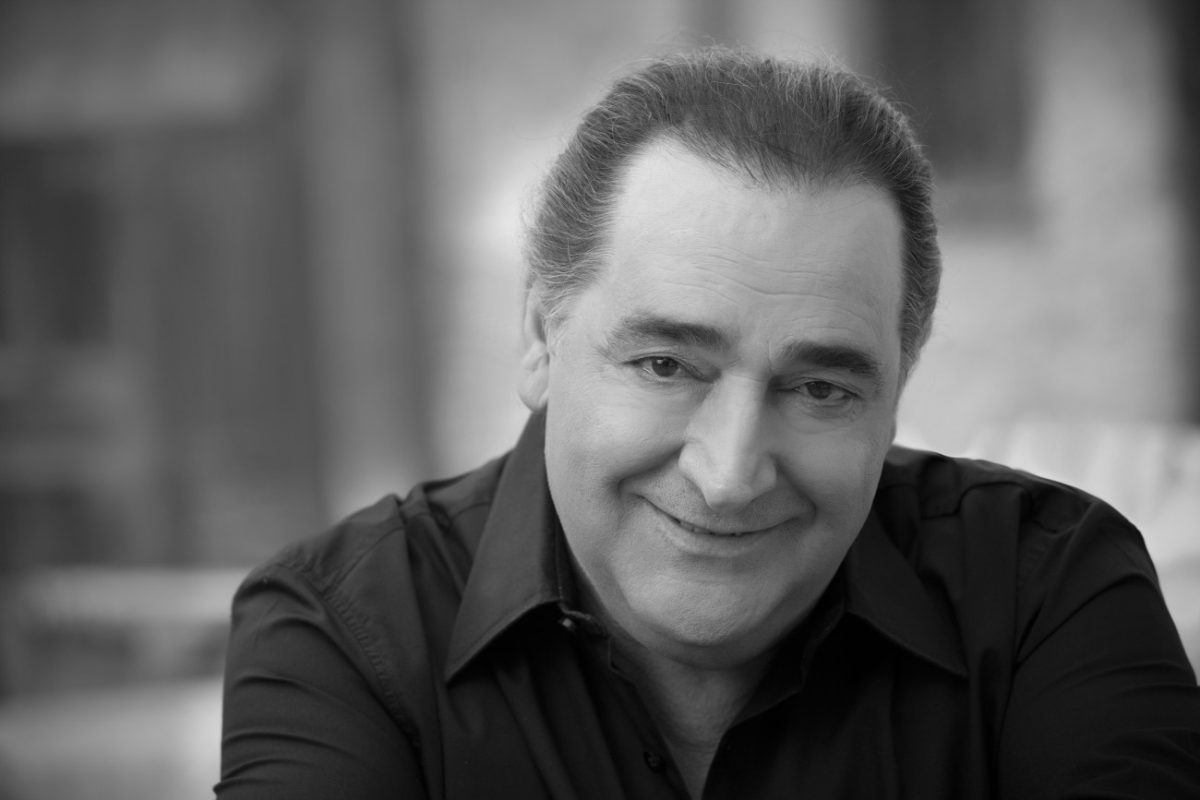 Βασίλης Καρράς: Η μεγάλη συναυλία – αφιέρωμα στις 13 Ιουνίου στο Καλλιμάρμαρο