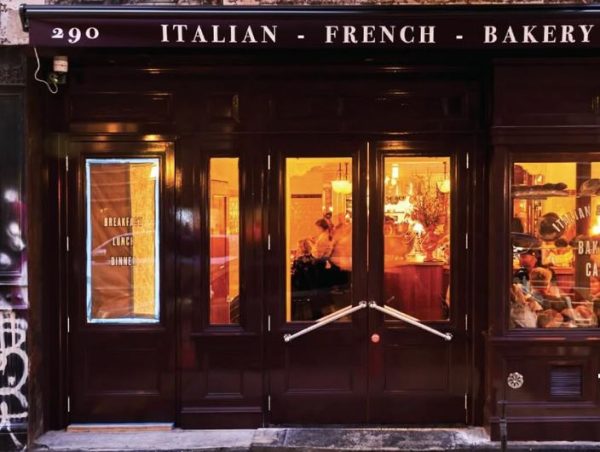 Μέσα σε έναν φούρνο του 1935 στη Νέα Υόρκη υπάρχει ένα κρυμμένο εστιατόριο με 90s ατμόσφαιρα