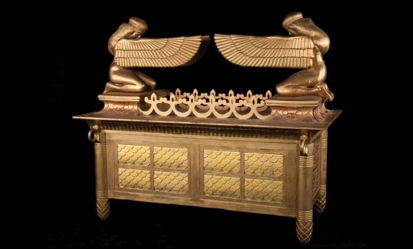 Πρώην μέντιουμ της CIA λέει ότι ξέρει πού βρίσκεται η Κιβωτός της Διαθήκης