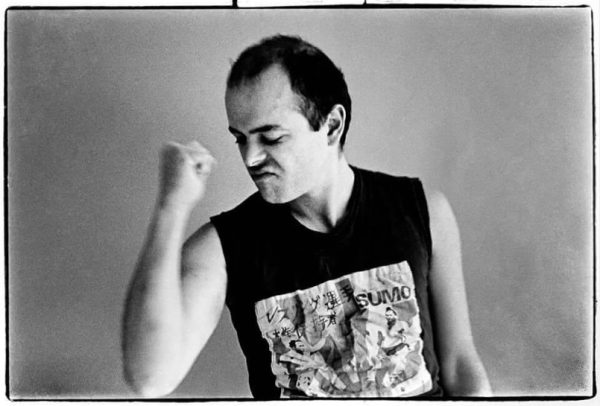 «Είχε ρίξει μπουνιές στον Κάρολο»: Ο αστός επαναστάτης Λούκα Πρόνταν είναι ο αιώνιος πανκ θεός της Αργεντινής