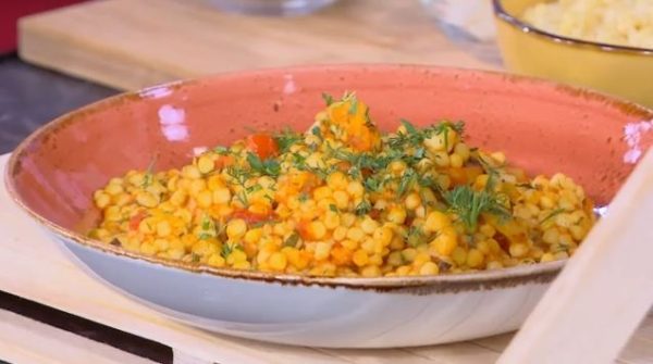 Συνταγή: Κους κους με γαρίδες, ντομάτα και ούζο