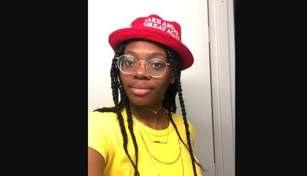 ΗΠΑ: «Ξεχρέωσα τις σπουδές μου παριστάνοντας την οπαδό του Τραμπ» – Νεαρή έβγαλε 150 χιλιάδες δολάρια