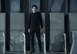 Η νέα παράσταση του Άρη Μπινιάρη στο Θέατρο ARK – Η «Δίκη» του Κάφκα με τον Οδυσσέα Παπασπηλιόπουλο