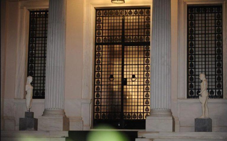 Κρατικά λεφτά από την πίσω πόρτα γίνονται κομματικά, δίνουν ψίχουλα για μέτρα λαϊκά και η καραμέλα περί λαϊκιστών έχει πάψει να πουλά