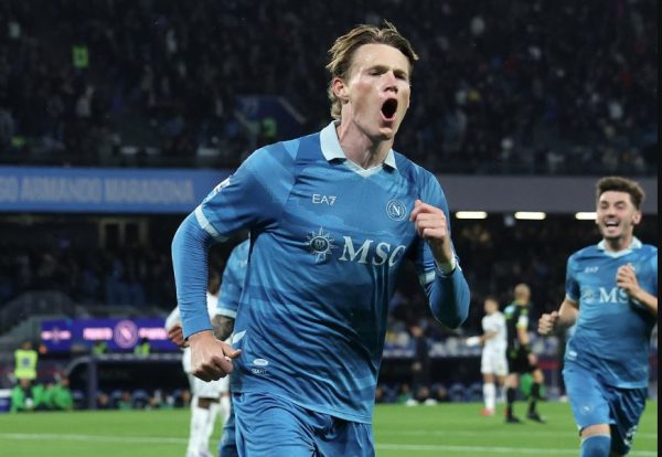 Νάπολι – Έμπολι 3-0: Μείωσε στους 3 και παραμένει στο κυνήγι του τίτλου