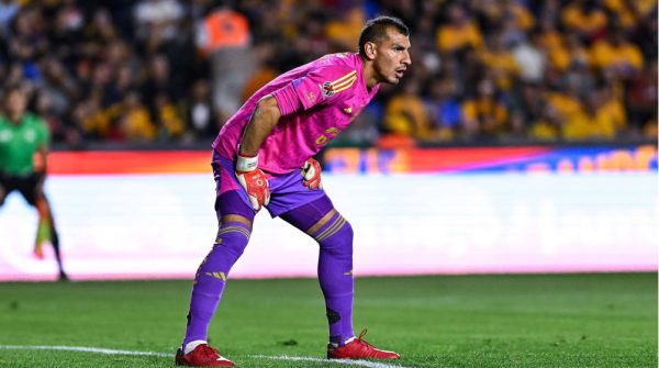 Ο τερματοφύλακας της Τίγκρες τρόλαρε τον παίκτη που δοκίμασε να τον «κρεμάσει» απο το κέντρο (vid)