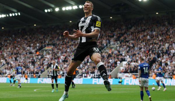 «Άλμα» Champions League για τη Νιούκαστλ (3-0) – Μυθική ανατροπή από την Μπράιτον (3-2)