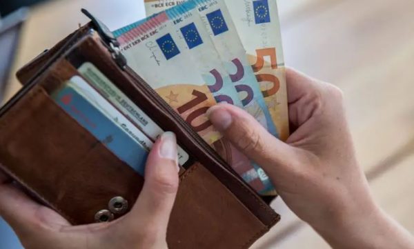 Γερμανία: Υπερχρεωμένα τέσσερα στα δέκα νοικοκυριά