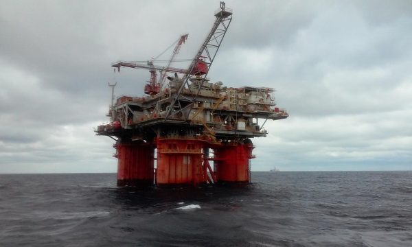 Ο ΟΠΕΚ+ επεκτείνει τις απώλειες στο πετρέλαιο που έφεραν οι δασμοί Τραμπ