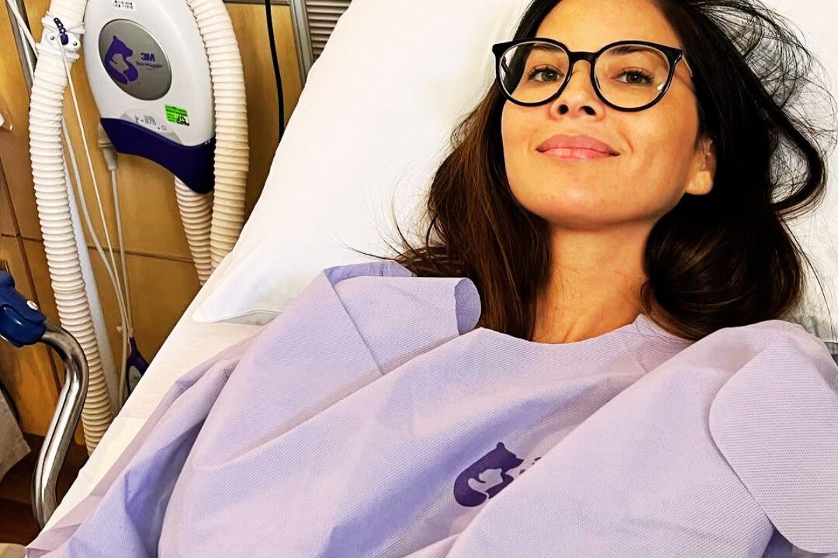 Ολίβια Μαν: Βραβεύεται για το κουράγιο της ως καρκινοπαθής – «Έφερε αύξηση 4000% στα τεστ πρόληψης»