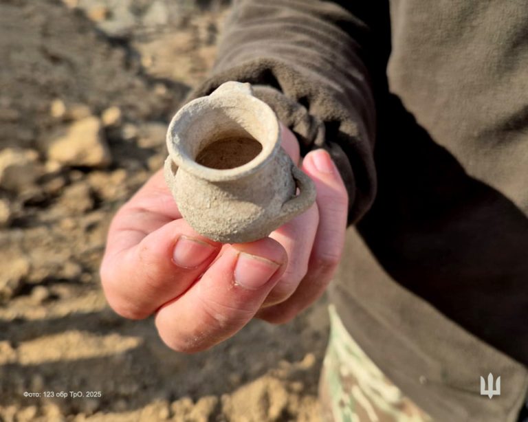 Στην Ουκρανία έσκαβαν χαρακώματα και βρήκαν αρχαιοελληνική νεκρόπολη!
