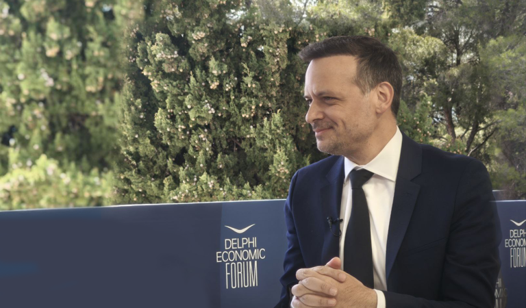 ΟΤ Delphi Economic Forum X – Χάρης Δούκας: «Χρειαζόμαστε υποδομές για να υποδεχτούμε 10 εκατ. τουρίστες»