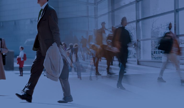 Αγορά εργασίας: Μειώνονται οι 30ρηδες, αυξάνονται οι 65ρηδες