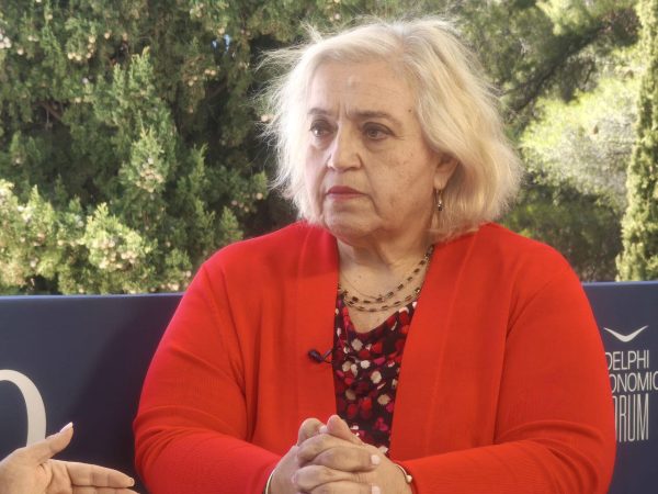 ΟΤ Delphi Economic Forum X–Aλεξάνδρα Παπαδοπούλου: Δεν χάνουμε την ψυχραιμία μας στις γεωπολιτικές αλλαγές