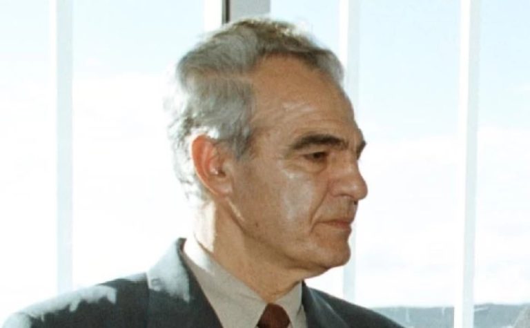 Πέθανε το ιδρυτικό μέλος του ΠΑΣΟΚ και πρώην δήμαρχος Αχαρνών Δημήτρης Παπανίκας