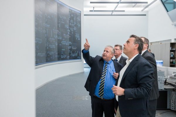 Το «ευχαριστώ» Παπασταύρου στους εργαζόμενους στην ενέργεια και υπηρεσίες κοινής ωφέλειας