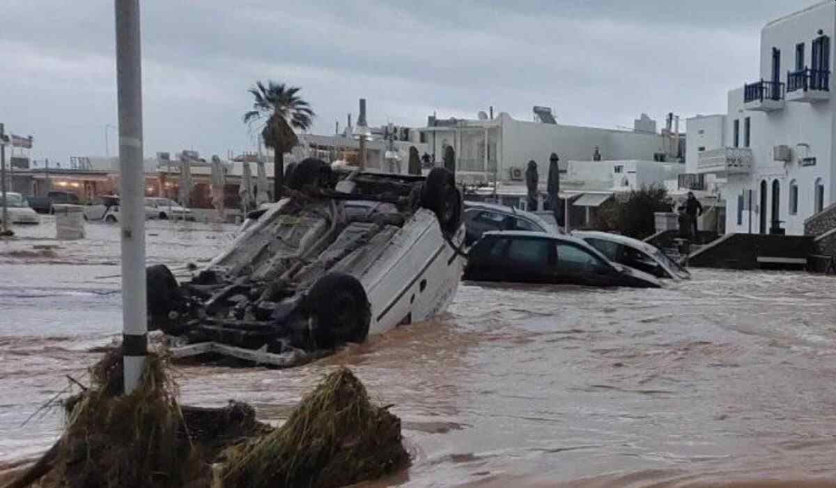 Κακοκαιρία: Ζημιές από τις πλημμύρες σε Πάρο και Μύκονο – «Είχε χρόνια να βρέξει τόσο πολύ»
