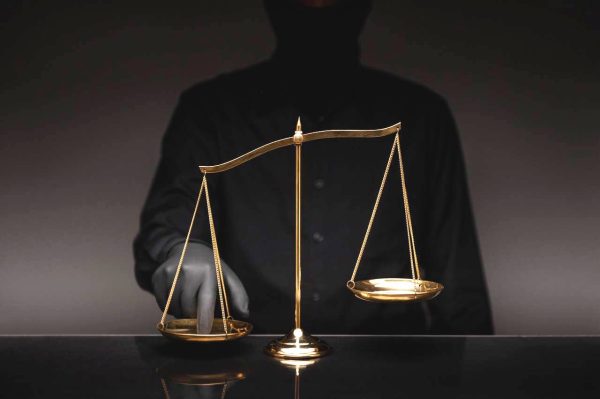 Με «εγκληματική» παραποίηση της πραγματικότητας η διοίκηση της ΠΑΕ Ολυμπιακός παραπέμπεται σε δίκη για δύο πλημμελήματα