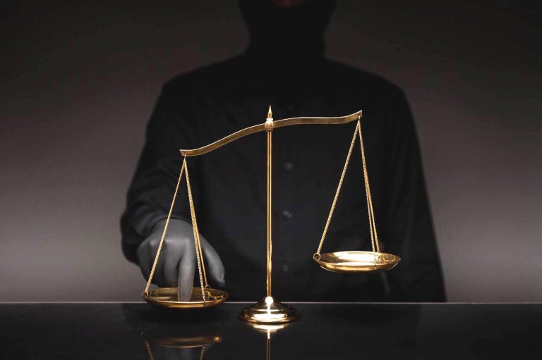 Με «εγκληματική» παραποίηση της πραγματικότητας η διοίκηση της ΠΑΕ Ολυμπιακός παραπέμπεται σε δίκη για δύο πλημμελήματα